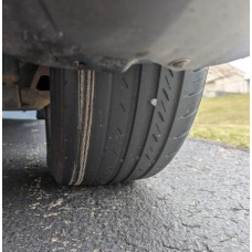 Чому гризе гуму з середини? Чому гризе гуму з середини?